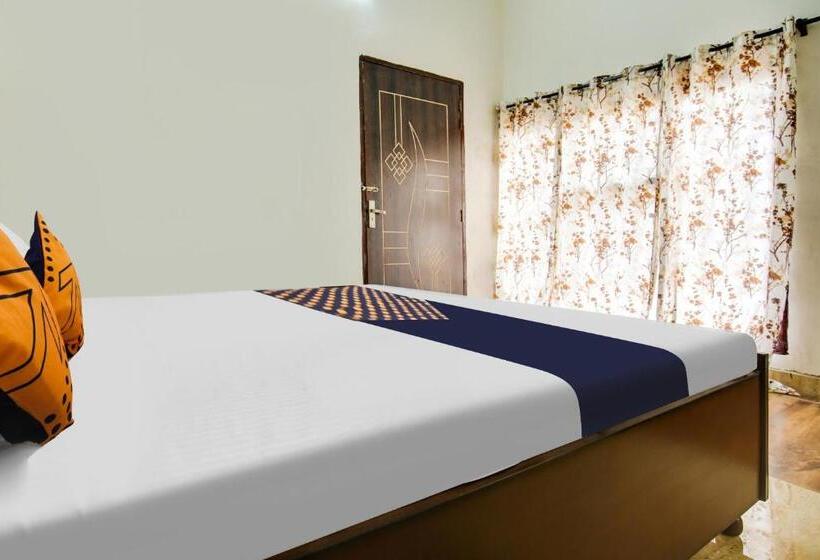 Трехместный Номер Классика, Spot On Dream Motel