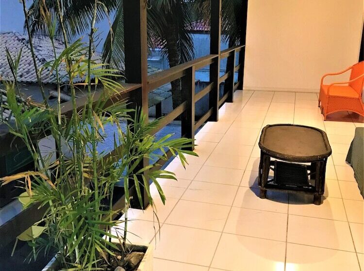 带阳台的三人标准间, Pousada Chê Búzios