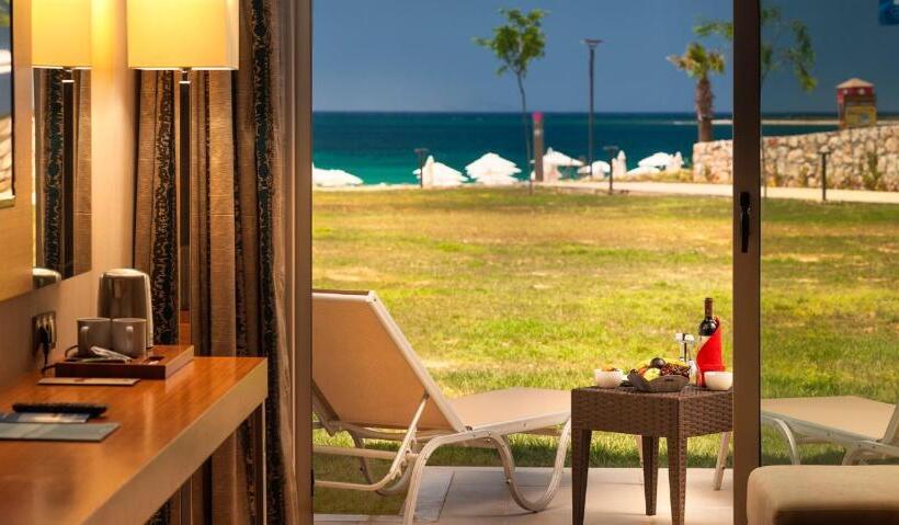 オーシャンビュースタンダードルームテラス付き, Aquasis De Luxe Resort & Spa  Ultra All Inclusive