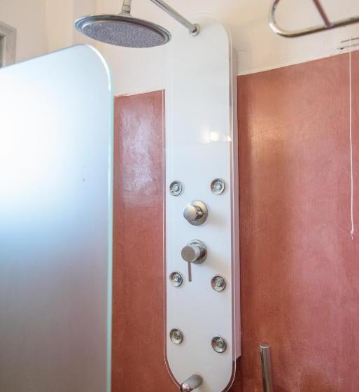 标准间, Atlas Boutique