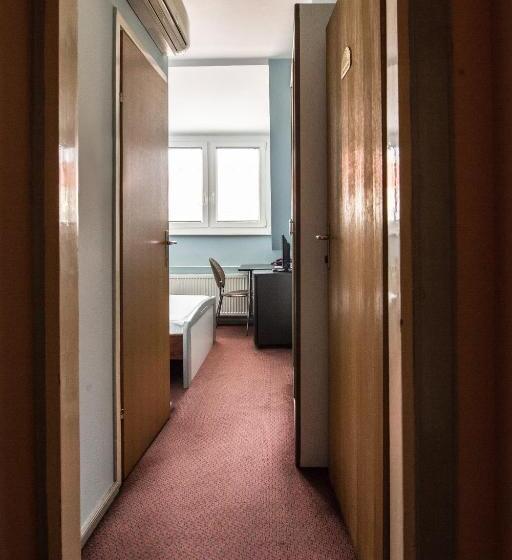 Номер Стандарт Индивидуальный, Carlstadt