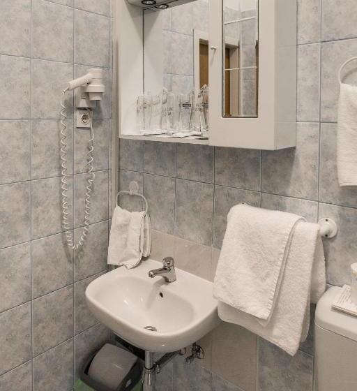 Номер Стандарт Трехместный, Carlstadt