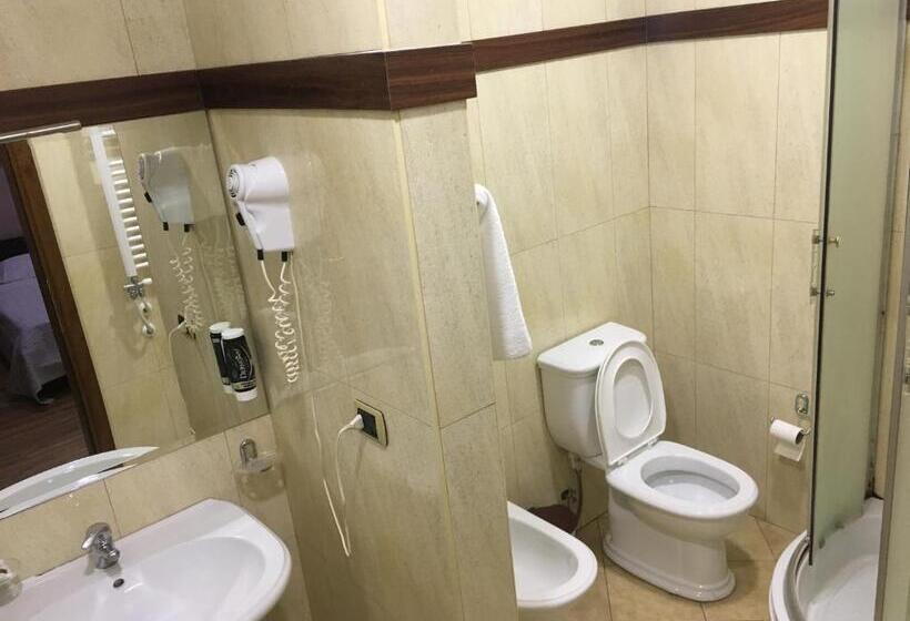 标准三人间, Colombo Elbasan