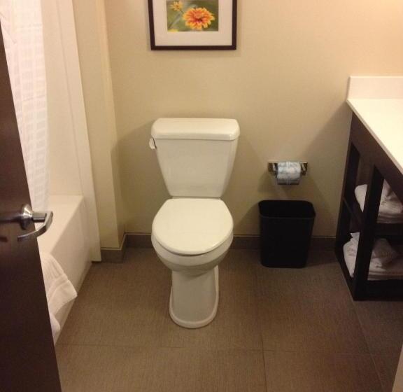 جناح, Comfort Suites Youngstown North