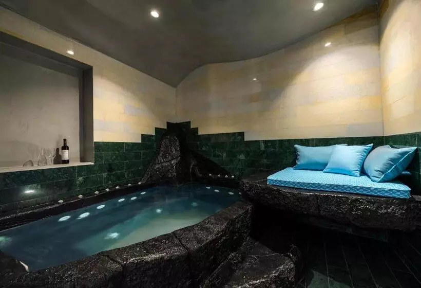 ハイドロマッサージバス付きスイート, Day Dream Luxury Suites
