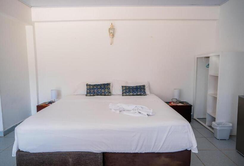 スタンダードルーム, El Pirata Morgan