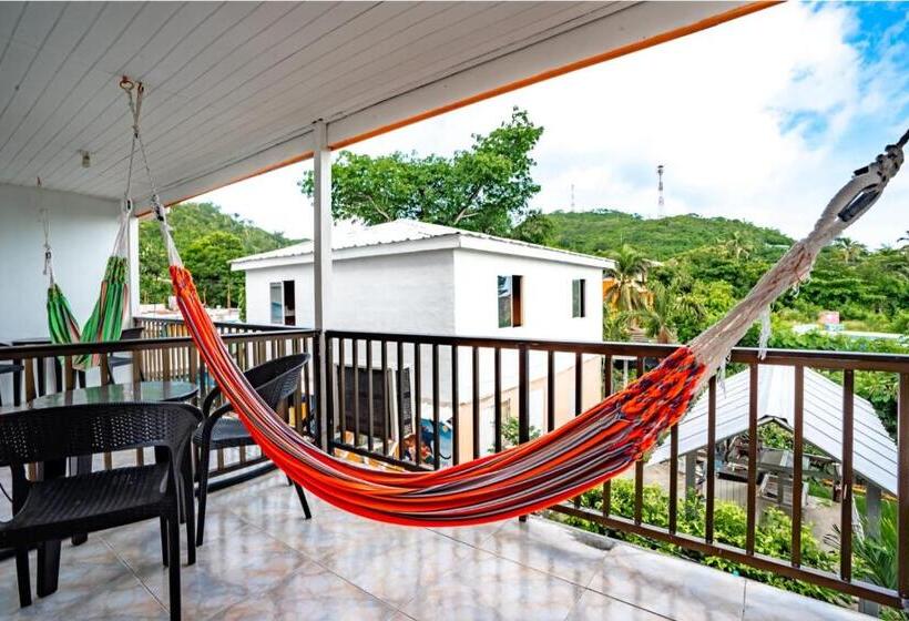 スタンダードルーム, El Pirata Morgan