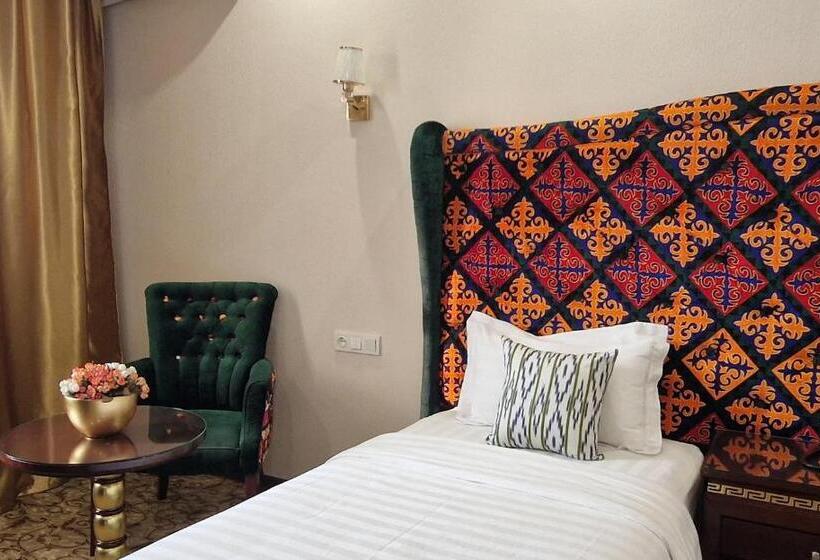 غرفة قياسية, Emirhan