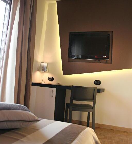 标准单人间, La Pergola