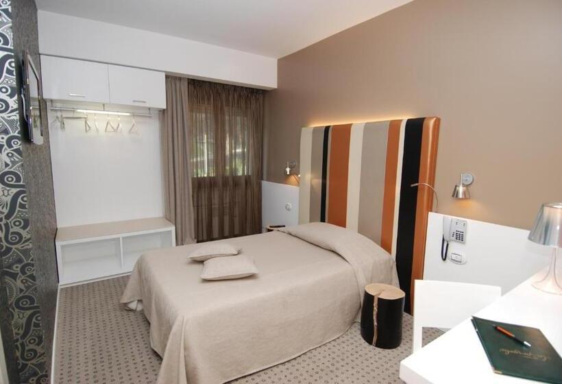 标准单人间, La Pergola