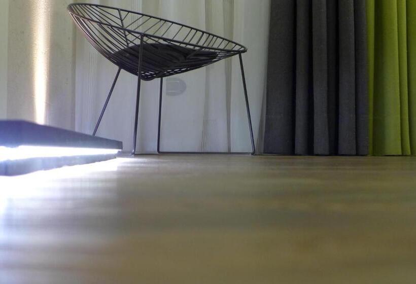 标准间, La Pergola