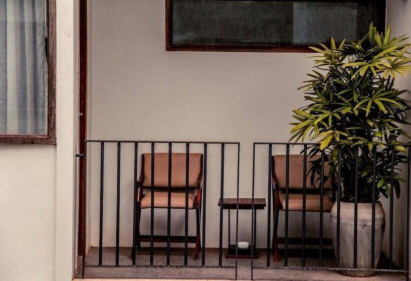 디럭스 룸, Popular Residence