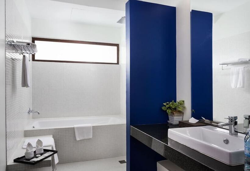 디럭스 룸, Popular Residence