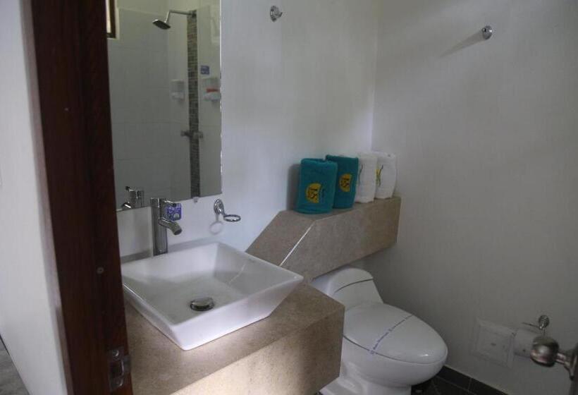 스위트, Portón Del Sol