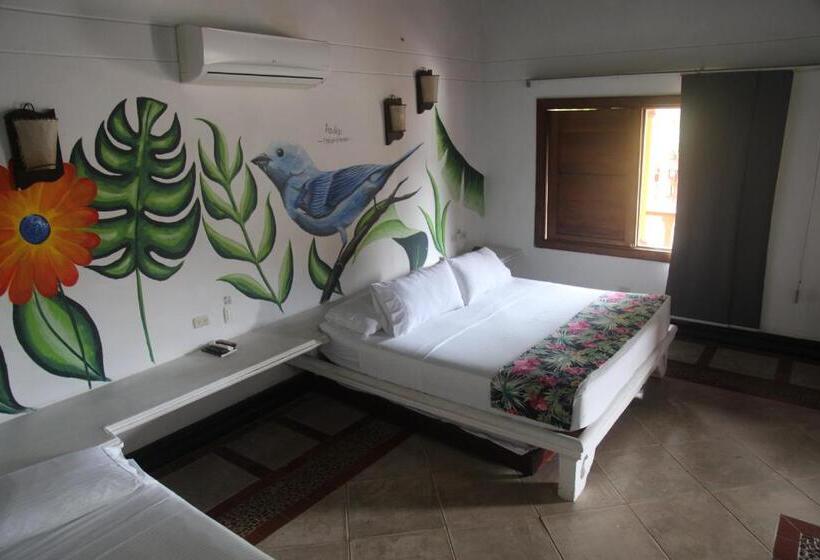 스위트, Portón Del Sol