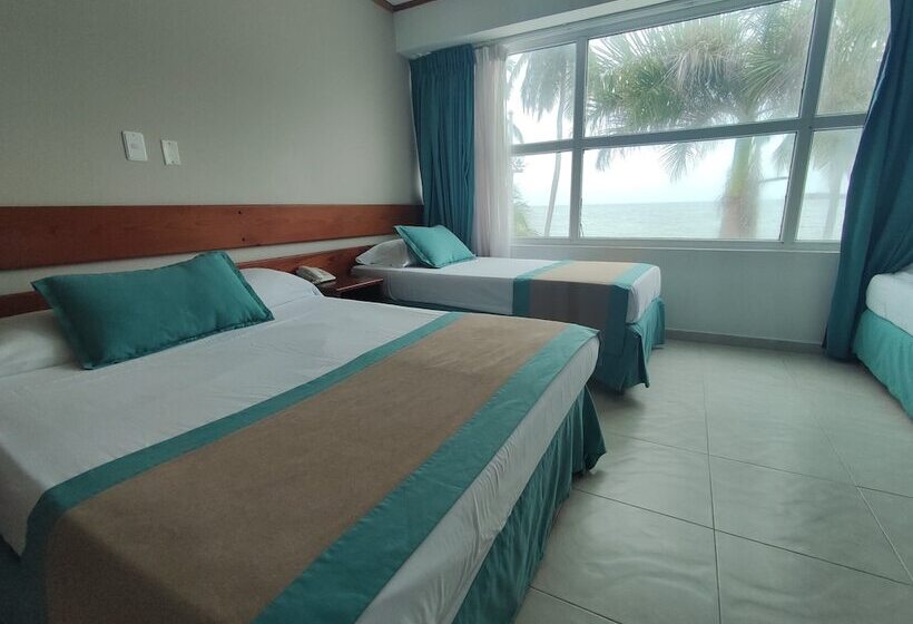 חדר סטנדרט לארבעה נוף לים, Portobelo Beach