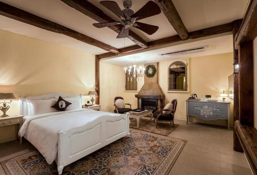 스위트, The Designers Lyj Gangnam Premier