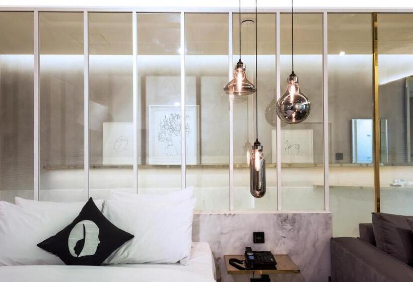 스위트, The Designers Lyj Gangnam Premier