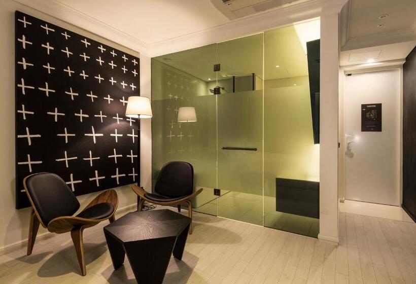 디럭스 룸, The Designers Lyj Gangnam Premier