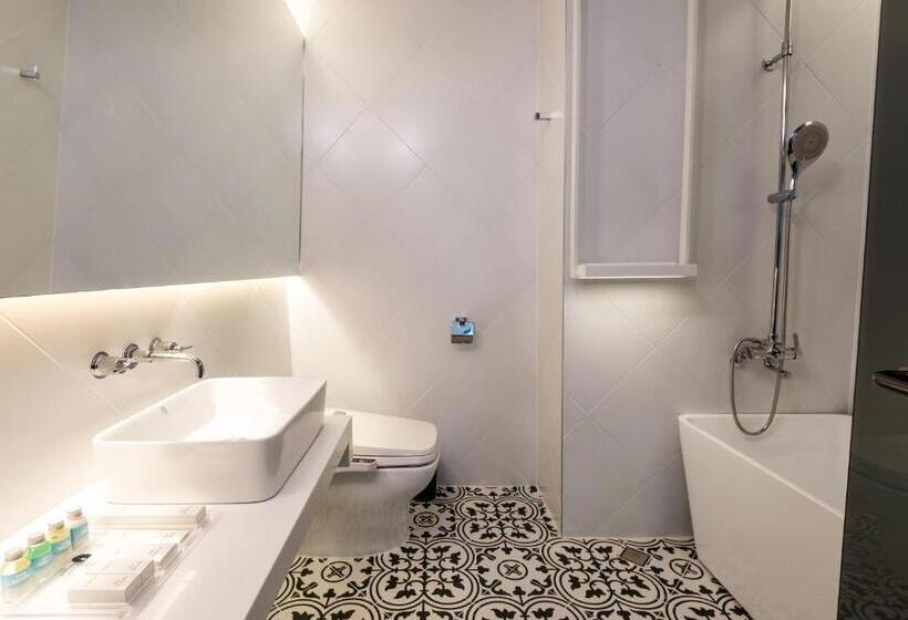 수피리어 룸, The Designers Lyj Gangnam Premier