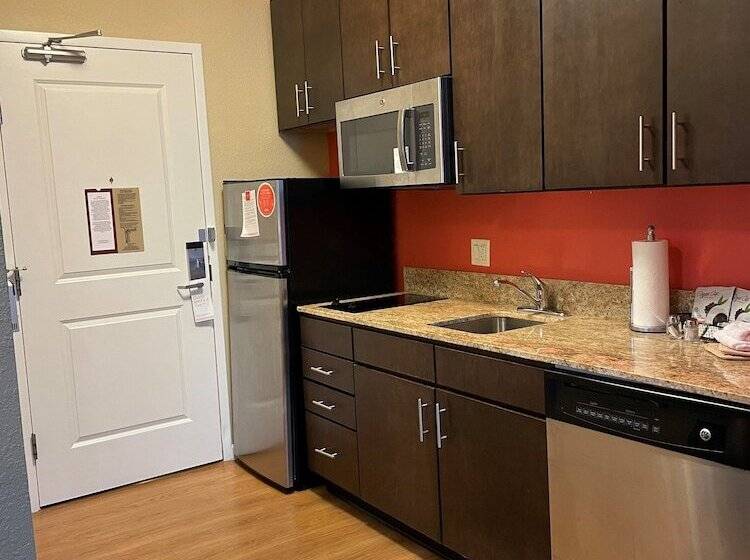 جناح, Towneplace Suites Orlando At Flamingo Crossings® Town Center/western Entrance