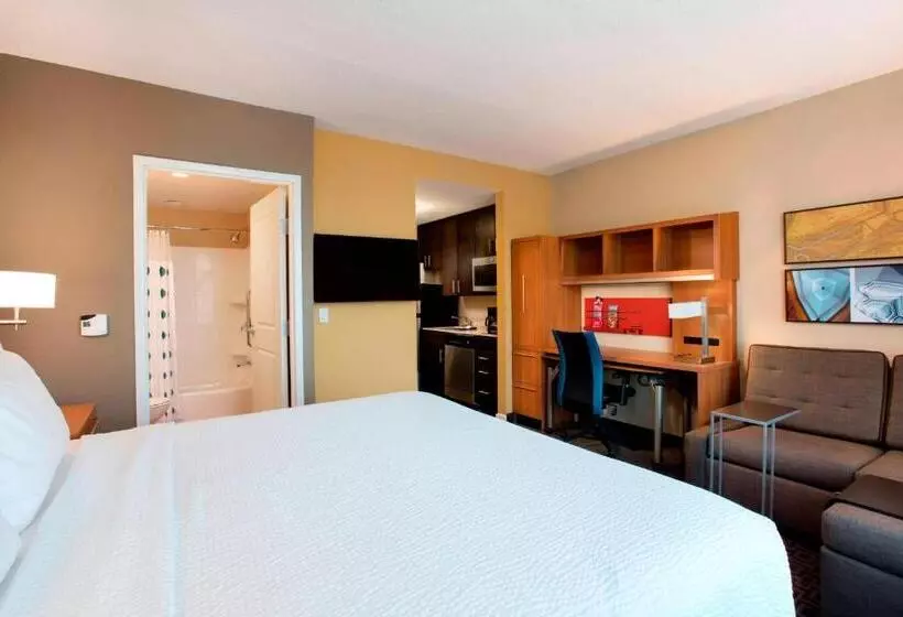 キングサイズベッドのスイートルーム, Towneplace Suites Orlando At Flamingo Crossings® Town Center/western Entrance