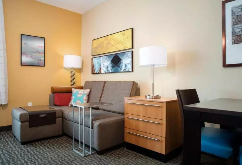 キングサイズベッドのスイートルーム, Towneplace Suites Orlando At Flamingo Crossings® Town Center/western Entrance