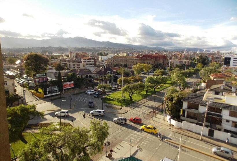 سوییت جونیور, Valgus