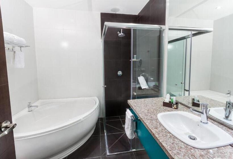 سوییت لوکس, Valgus