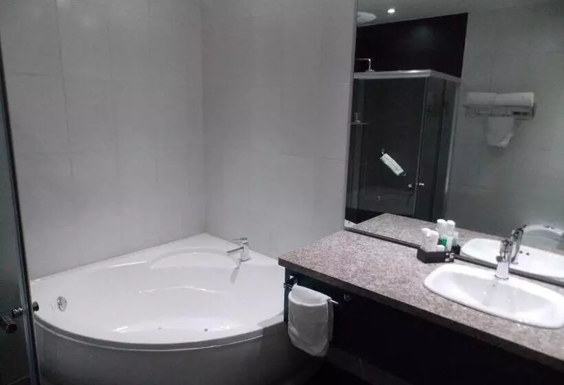 Suite Deluxe, Valgus