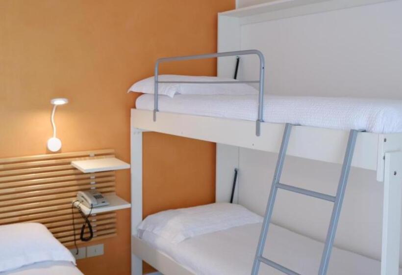 חדר לארבעה סטנדרטי עם מרפסת, Venezuela