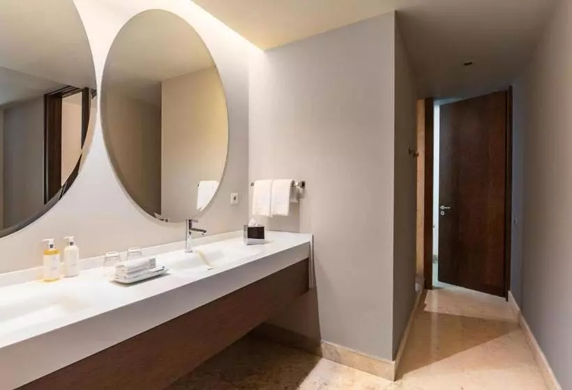سوئیت با تخت بزرگ, Palácio Do Governador   Lisbon Hotel & Spa