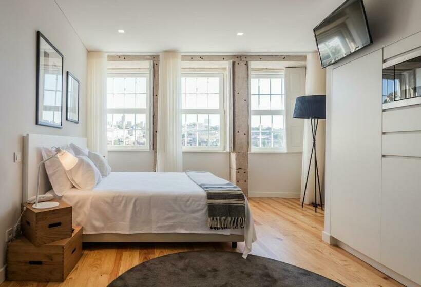 استودیوی استاندارد, Porto River