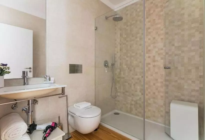 2 Bedrooms Apartment River View, Porto River