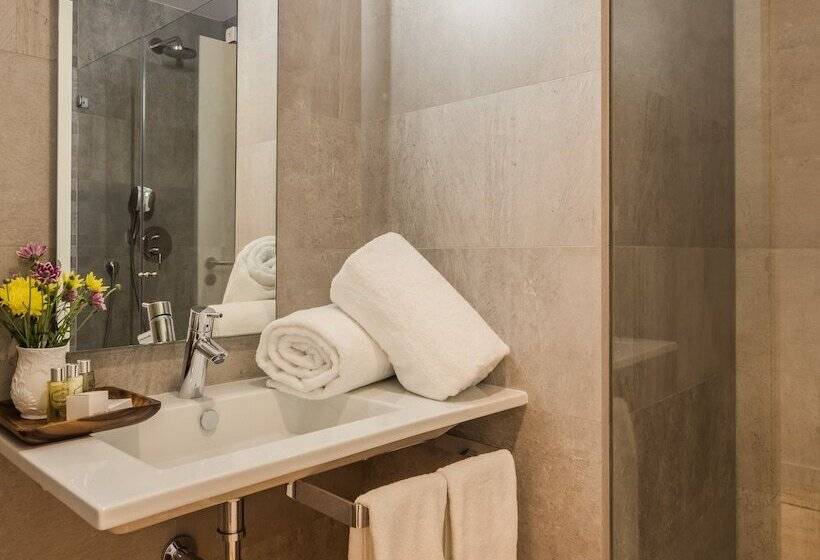 Standard studio with river view, Porto River