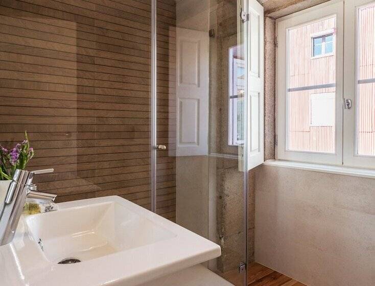 Standard studio with river view, Porto River