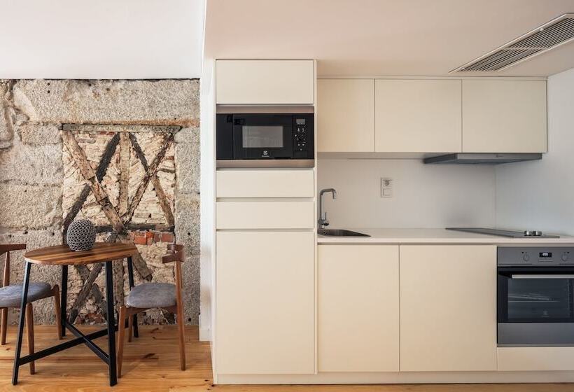 Standard studio with river view, Porto River