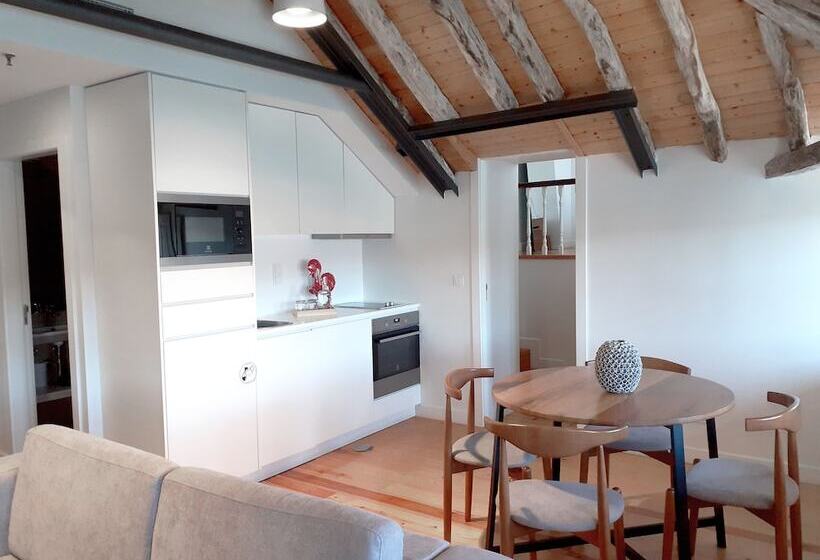 2 Bedrooms Apartment River View, Porto River