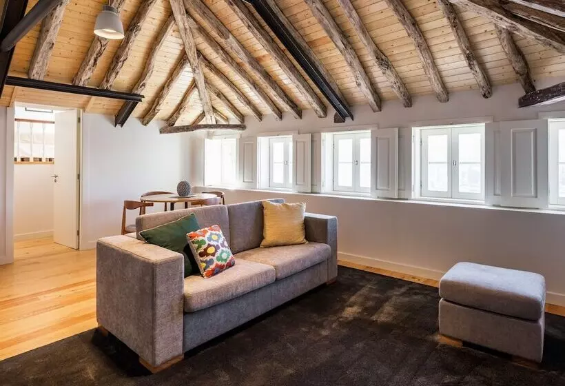 2 Bedrooms Apartment River View, Porto River