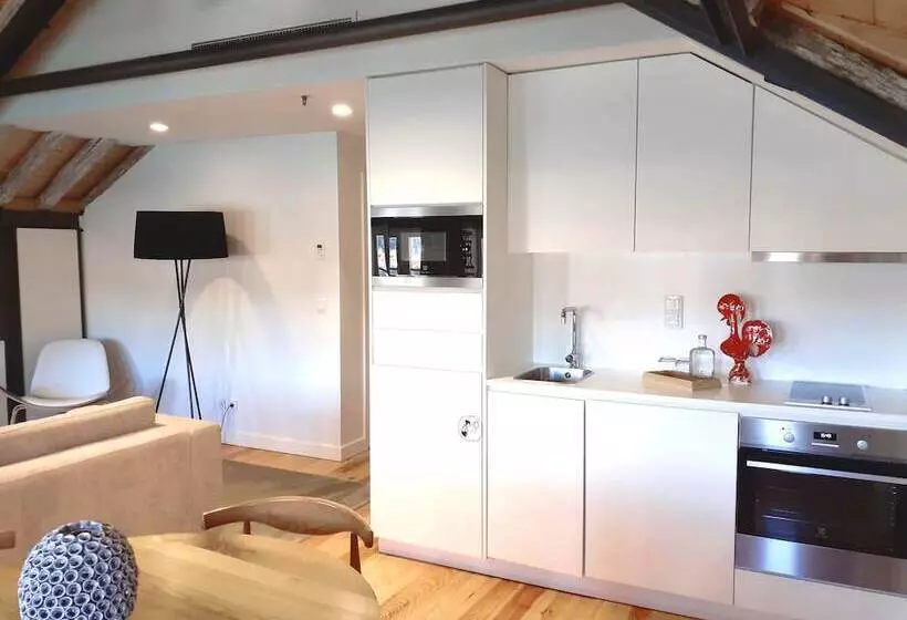 2 Bedrooms Apartment River View, Porto River