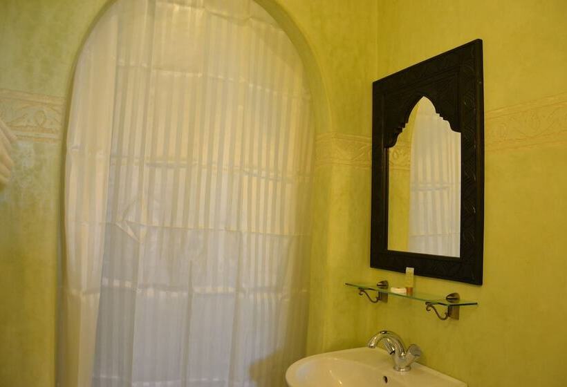 سوییت جونیور, Riad Ben Atar