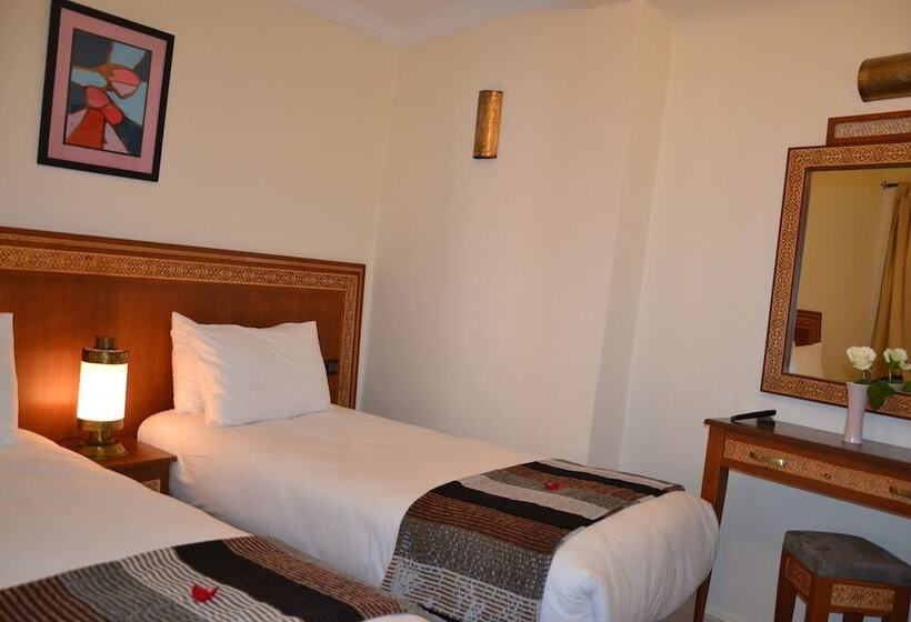 سوییت جونیور, Riad Ben Atar