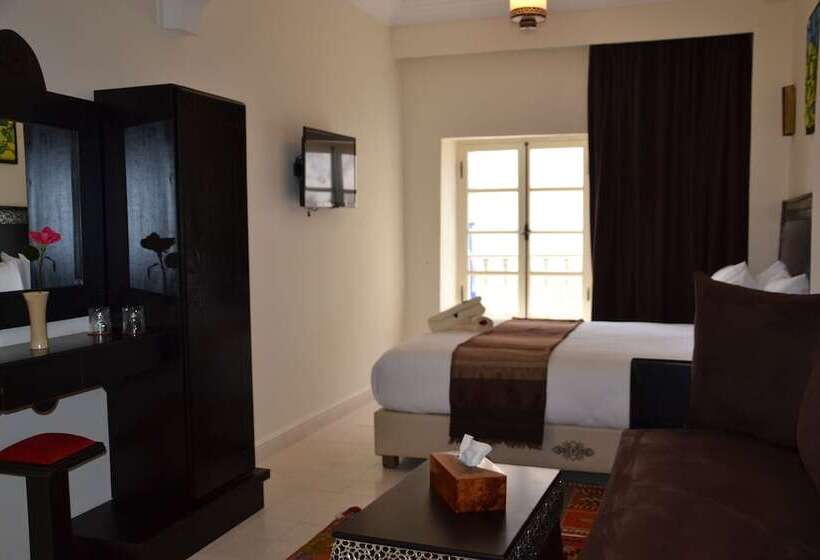 سوییت جونیور, Riad Ben Atar