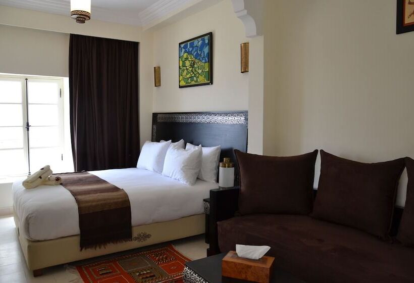 Полулюкс, Riad Ben Atar