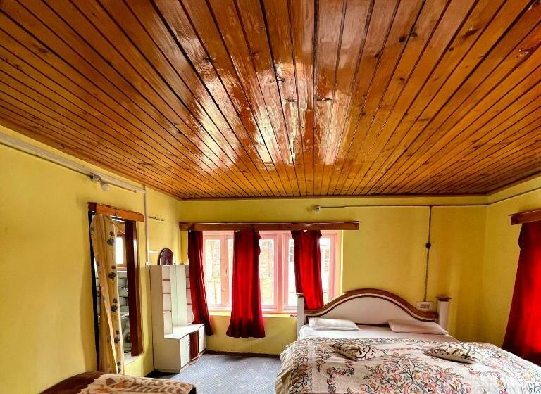 اتاق استاندارد, Friends Guest House