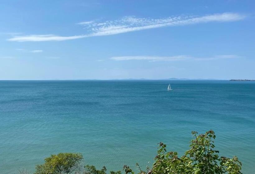 جناح مطلّ علي البحر, Alex Beach Apartello·com   Amazing Apartments With Sea View!