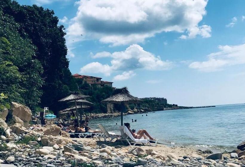 جناح مطلّ علي البحر, Alex Beach Apartello·com   Amazing Apartments With Sea View!