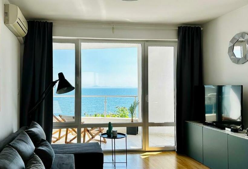 جناح مطلّ علي البحر, Alex Beach Apartello·com   Amazing Apartments With Sea View!