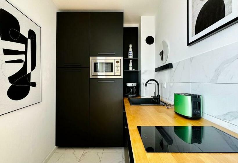 جناح مطلّ علي البحر, Alex Beach Apartello·com   Amazing Apartments With Sea View!