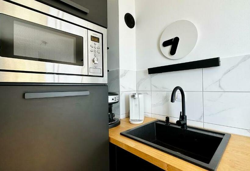 جناح مطلّ علي البحر, Alex Beach Apartello·com   Amazing Apartments With Sea View!